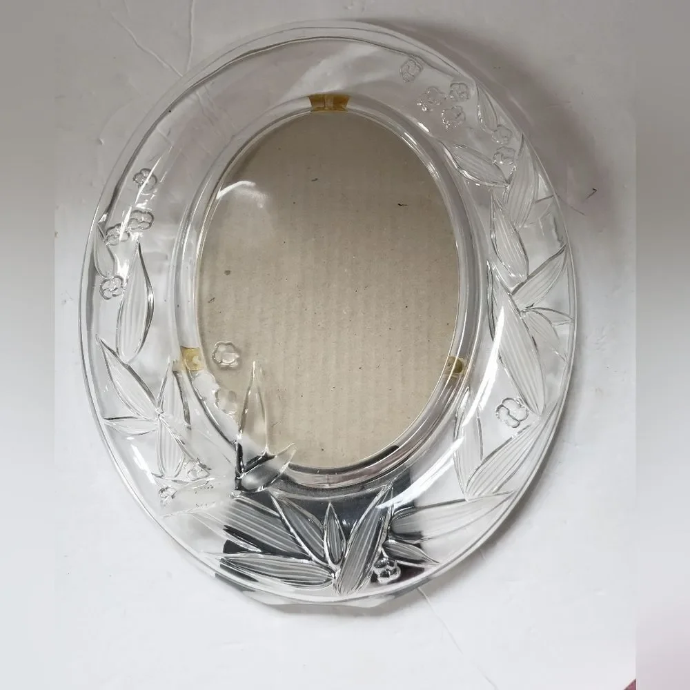 Oval Picture Frame